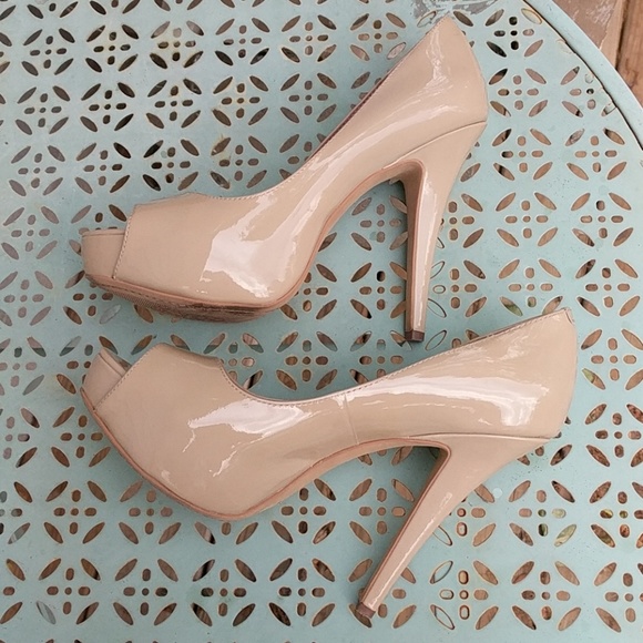 Vince Camuto Shoes - Vince Camuto Tan Nude Pumps Peeptoe Heels 6.5 !